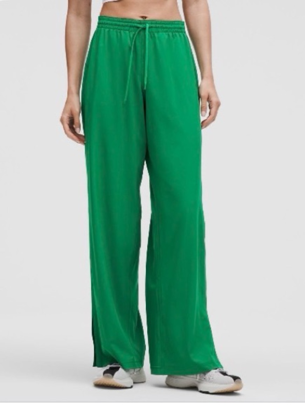 Lululemon Court Rival Wide Leg Track Pants in raceway green - Like New